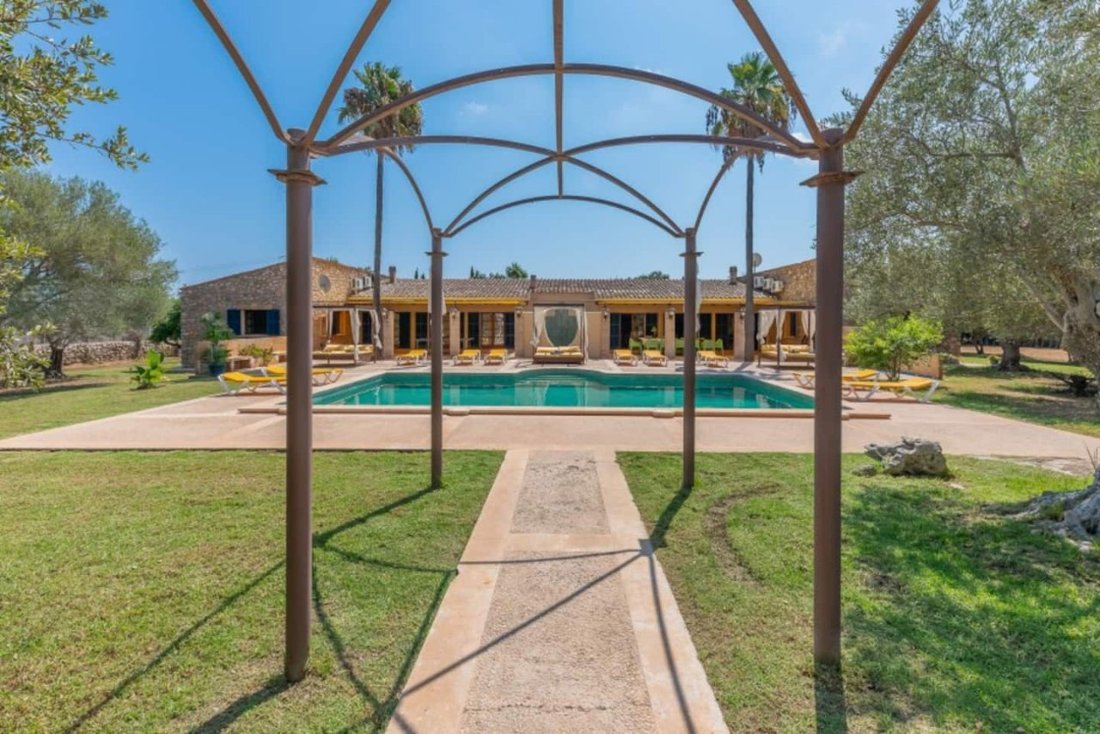 Finca in Canyamel, Capdepera, Balearic Islands 4 - 18236229