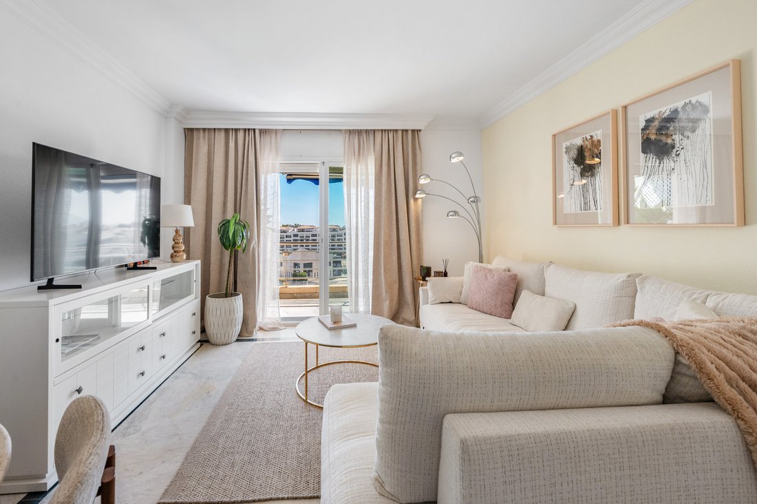 Apartment in Puerto Banus, Marbella, Spain 3 - 18238816