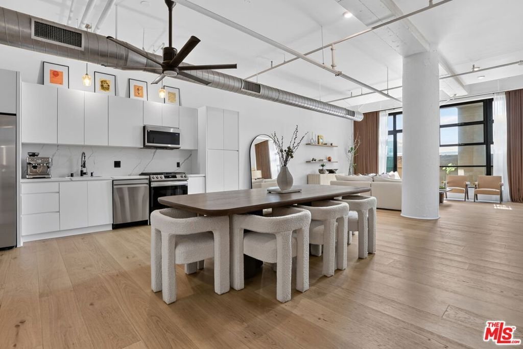 Condominio a Los Angeles, California, Stati Uniti 1 - 18245033