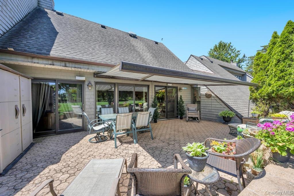 Condo in Bay Shore, New York, United States 5 - 18242397