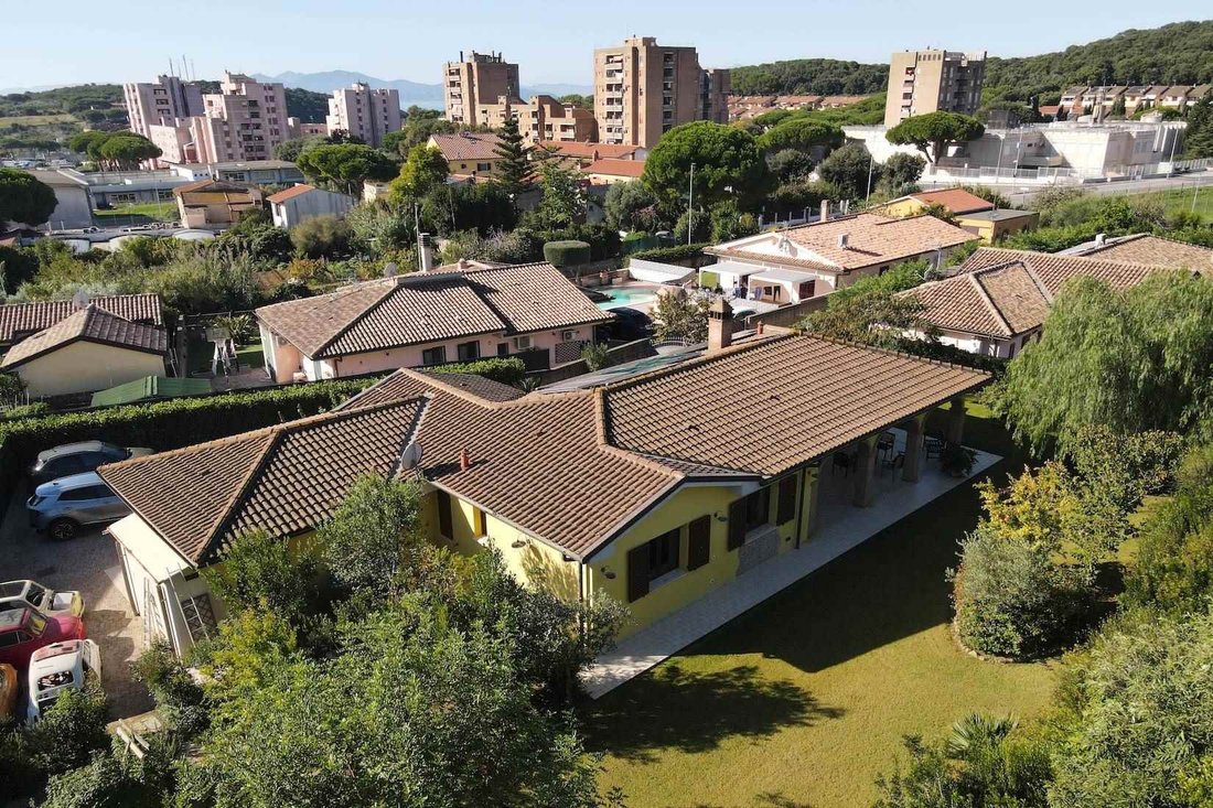 Villa in Center, Piombino, Tuscany 3 - 18242606