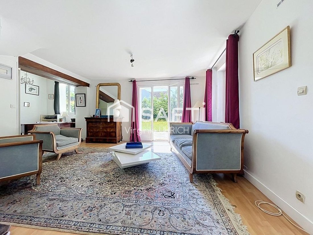 House in Montigny-le-Bretonneux, Ile-de-France, France 3 - 18240853