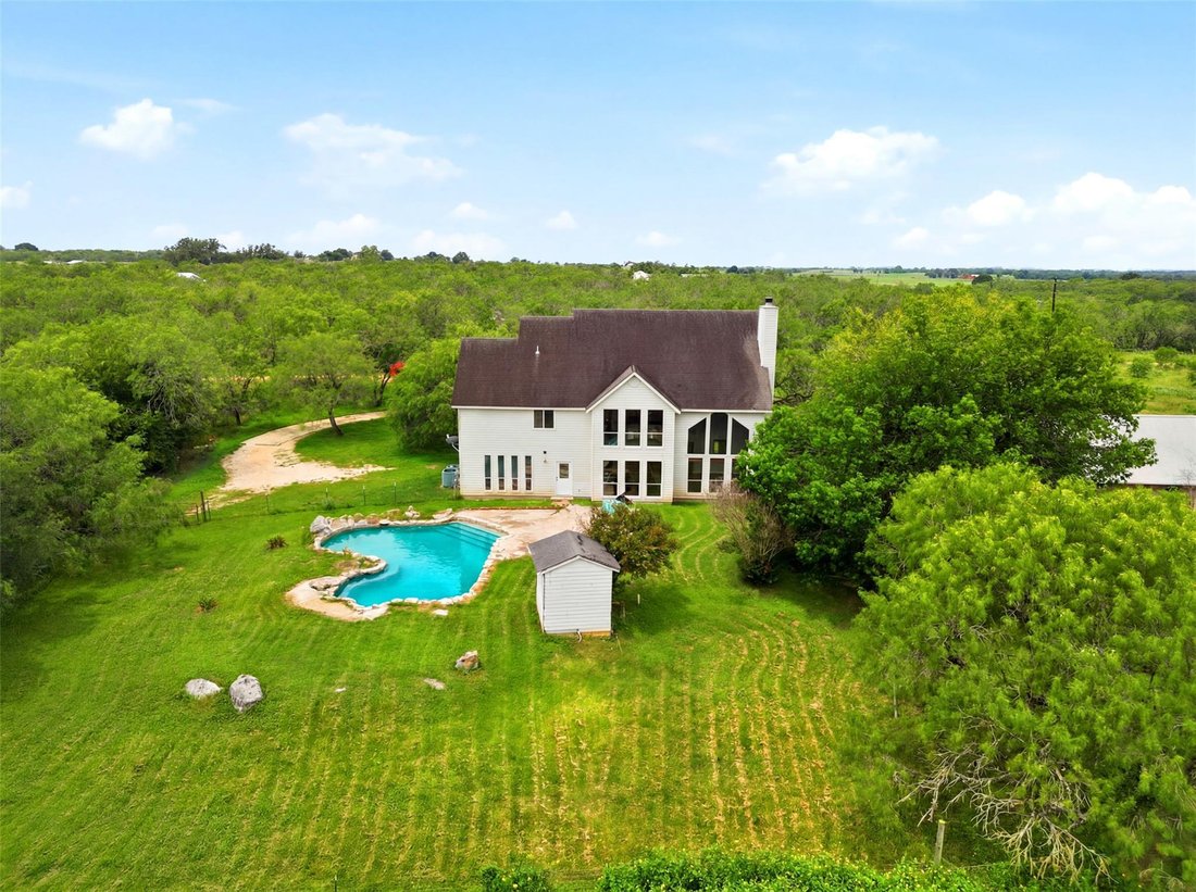 House in Seguin, Texas, United States 3 - 18244129