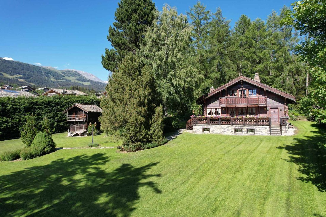 Chalet in Crans-Montana, Valais, Switzerland 1 - 18236042