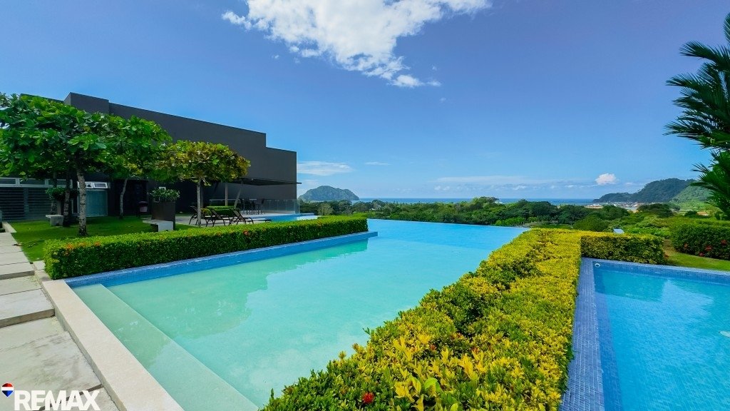 Apartment in Playa Herradura, Puntarenas Province, Costa Rica 2 - 18246247