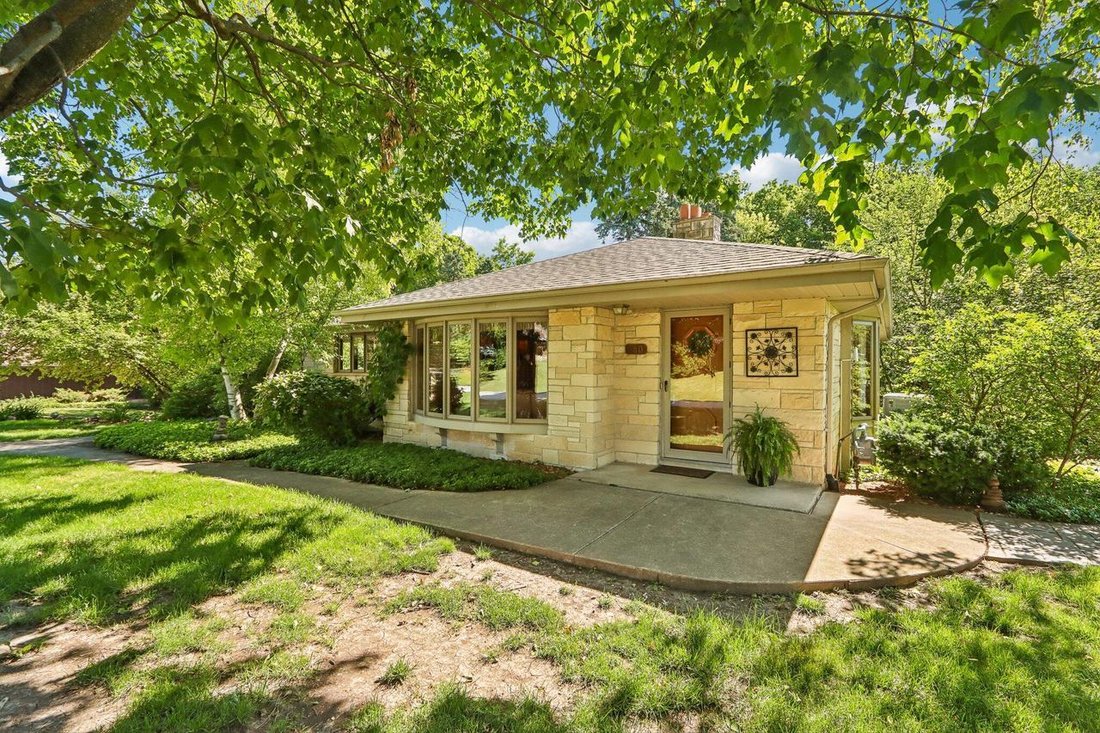 House in Brookfield, Wisconsin, United States 1 - 18241690