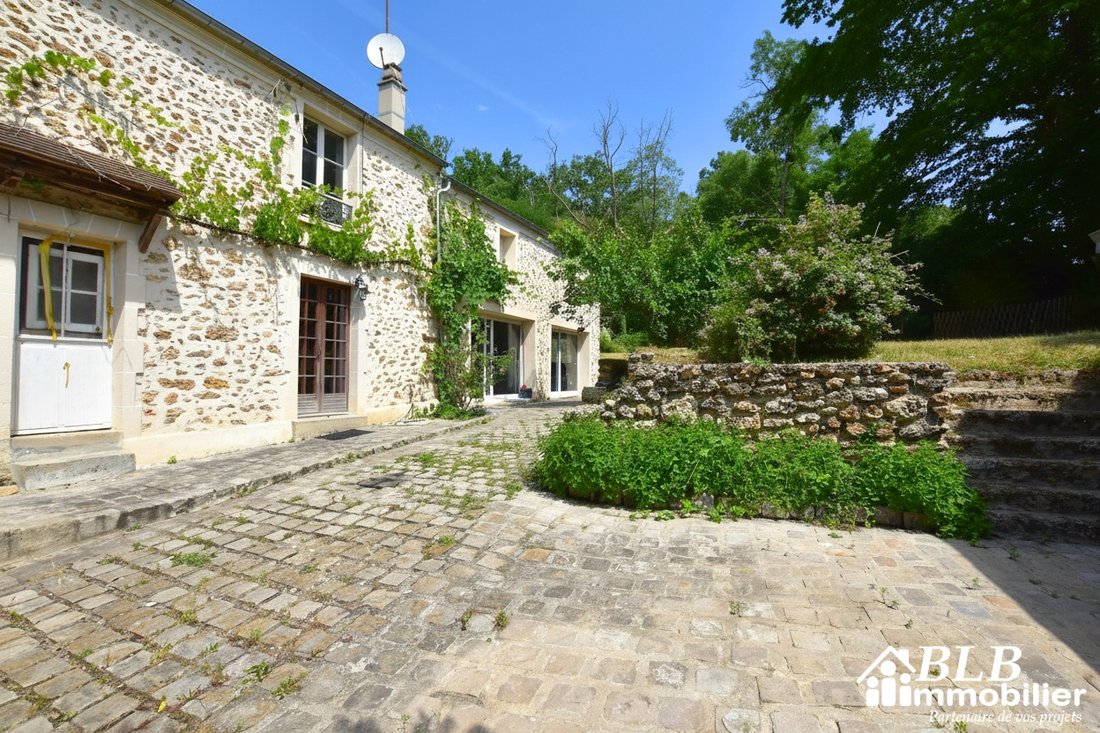 House in Les Essarts-le-Roi, Ile-de-France, France 1 - 18236756