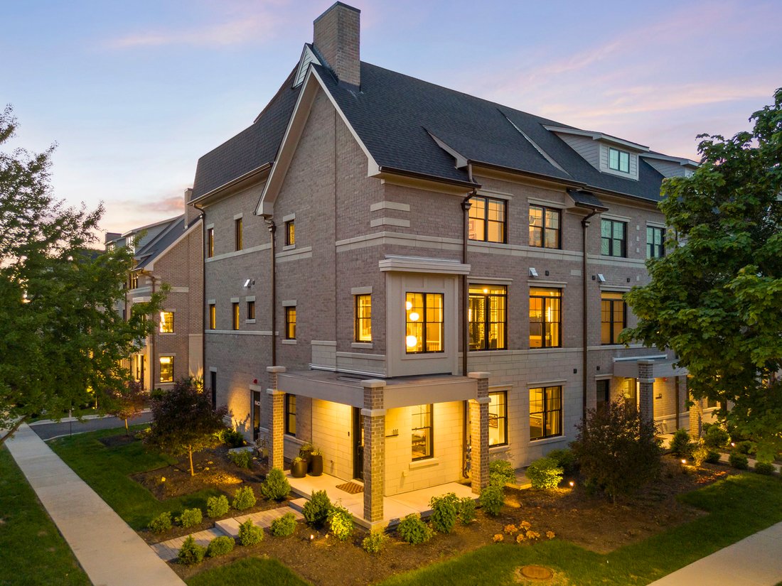 Townhouse in Naperville, Illinois, United States 1 - 18242365