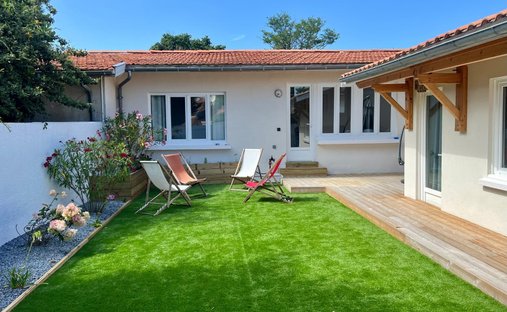 House in Aiguillon, Arcachon, France 1