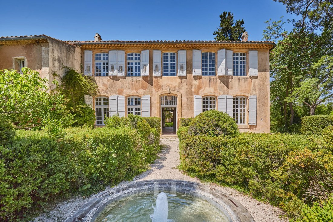 Country House in Granettes-Jauberte-Sainte Anne, Aix-en-Provence, France 2 - 18215408