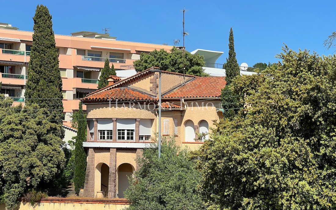 Casa en Meseta Notre Dame Sur-Costa-Beaurivage, Saint-Raphaël, Francia 1 - 18244042