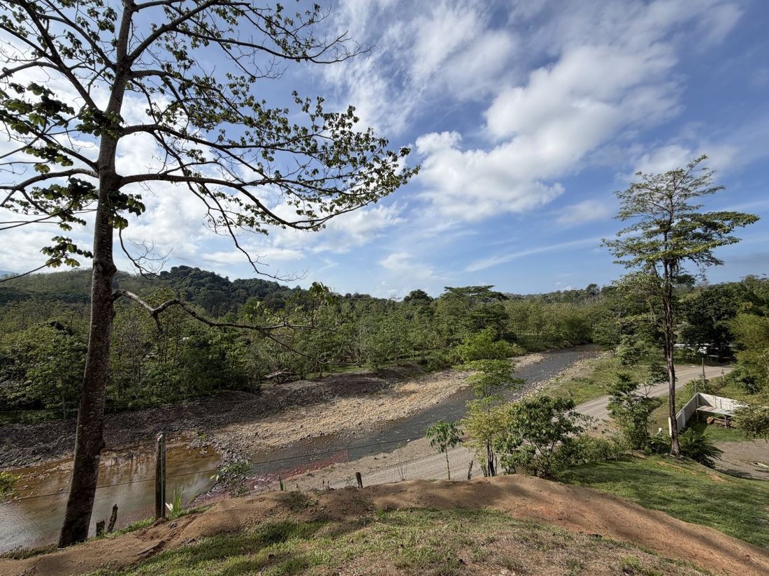 Land in Parrita, Puntarenas Province, Costa Rica 1 - 18246442