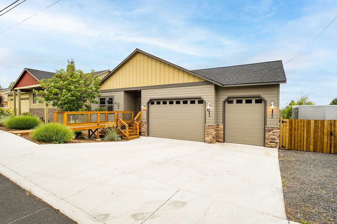 Casa a Redmond, Oregon, Stati Uniti 2 - 18239737