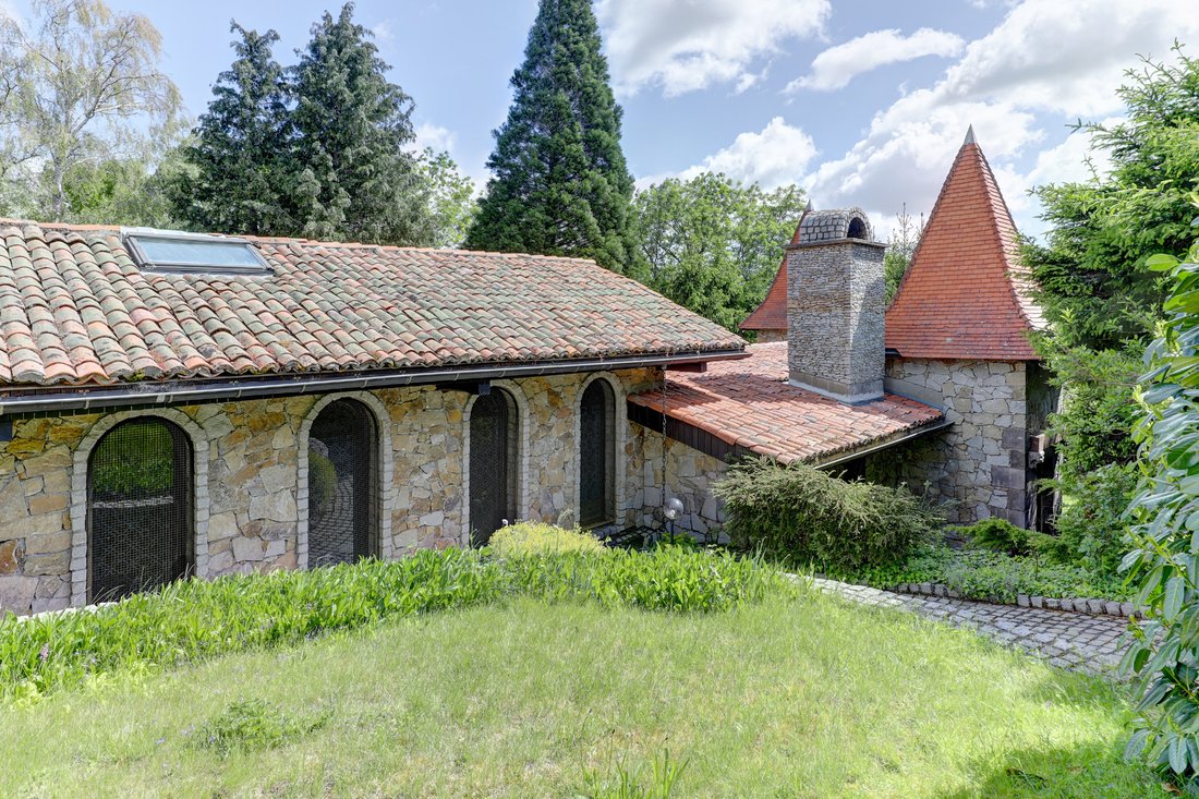 House in Clermont-Ferrand, Auvergne-Rhône-Alpes, France 1 - 18009074
