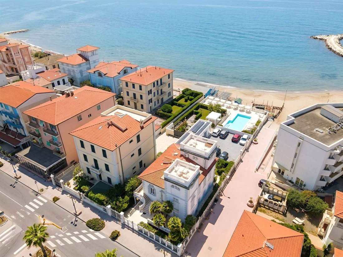 Villa in San Vincenzo, Tuscany, Italy 3 - 18242644