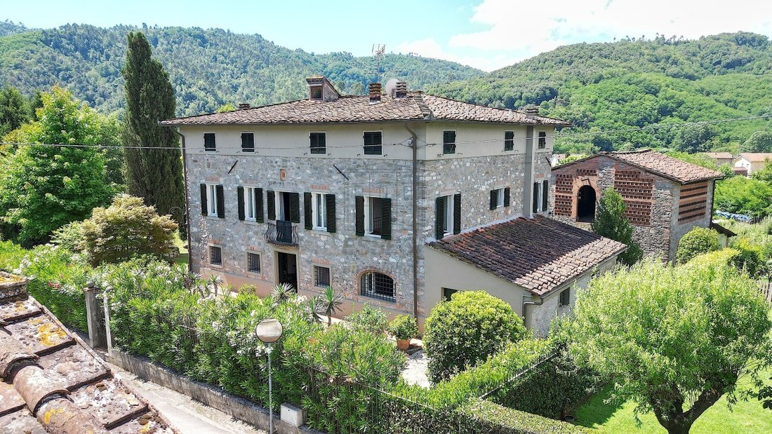 Villa in San Martino in Freddana, Tuscany, Italy 2 - 18242911
