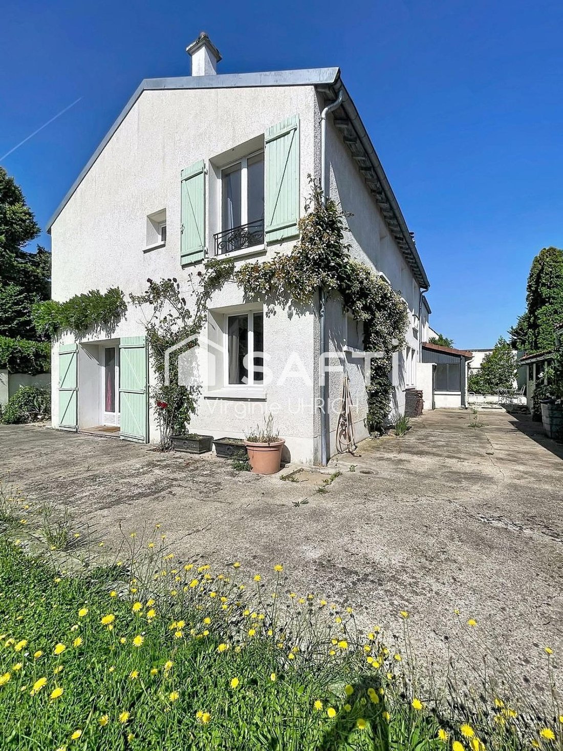 House in Montigny-le-Bretonneux, Ile-de-France, France 2 - 18240853