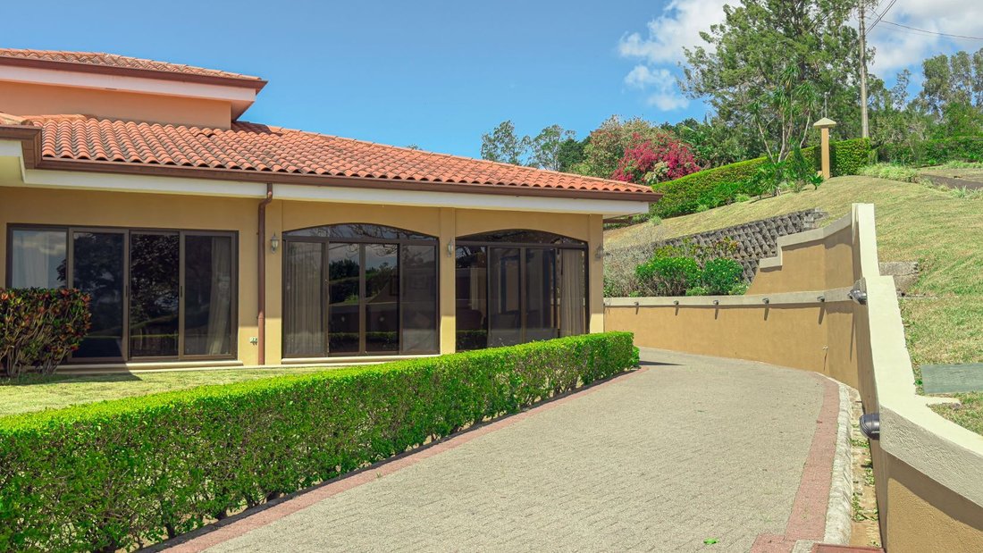House in Santa Bárbara de Heredia, Heredia Province, Costa Rica 2 - 18239914