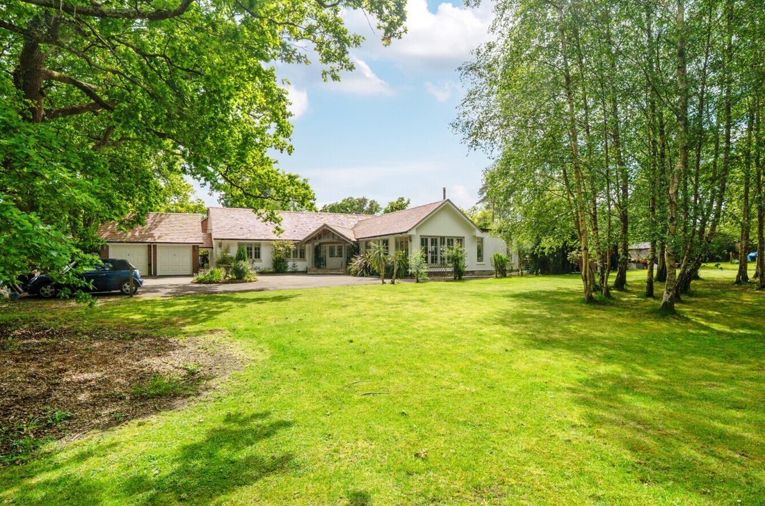 House in Burley, England 1 - 18236075