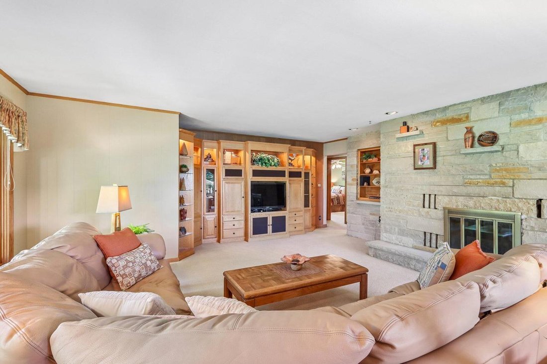 House in Brookfield, Wisconsin, United States 2 - 18241690