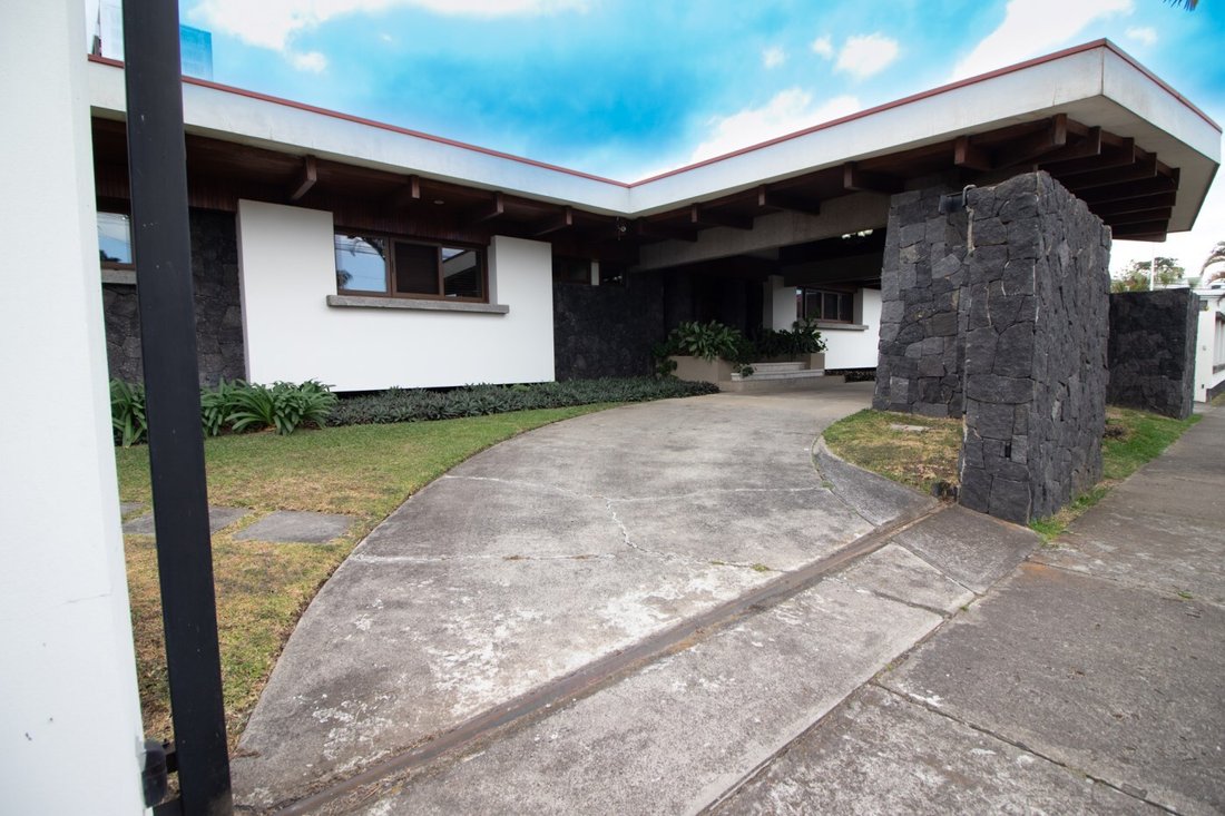 House in Cinco Esquinas, San José Province, Costa Rica 5 - 18239559
