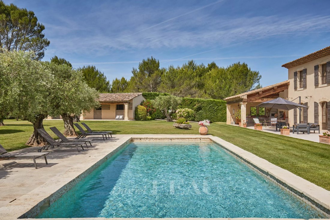 Country House in Meyrargues, Provence-Alpes-Côte d'Azur, France 2 - 18237487