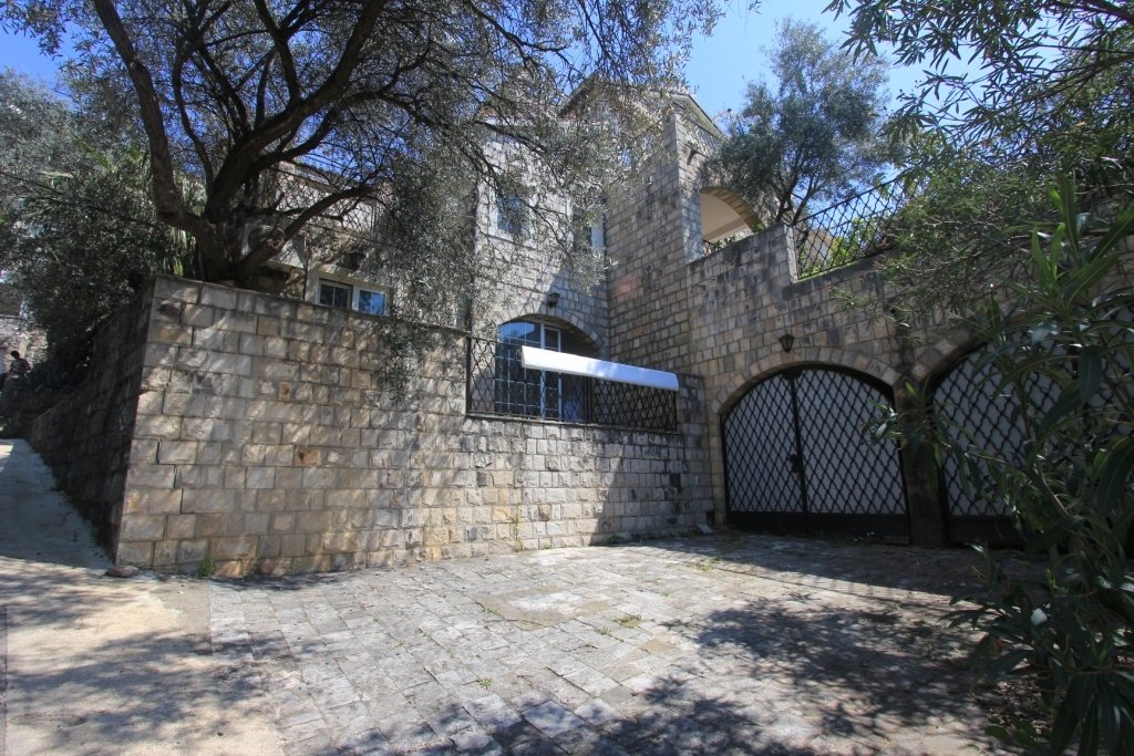 Villa in Petrovac, Budva Municipality, Montenegro 2 - 18237427