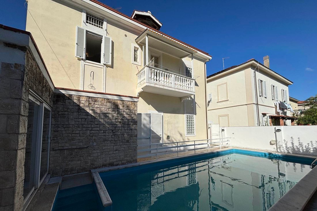 Villa in Goito, Livorno, Tuscany 2 - 18242236