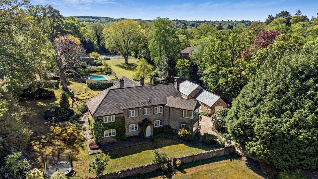House in Churt, England 1 - 18236973
