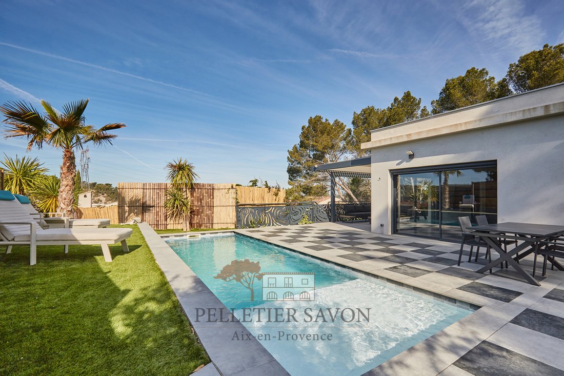 House in Bouc-Bel-Air, Provence-Alpes-Côte d'Azur, France 1 - 18237024