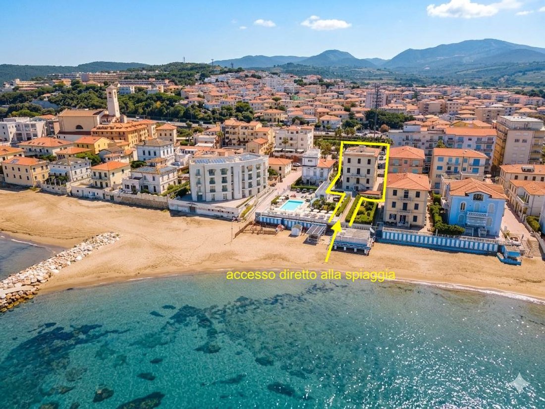 Villa in San Vincenzo, Tuscany, Italy 2 - 18242687