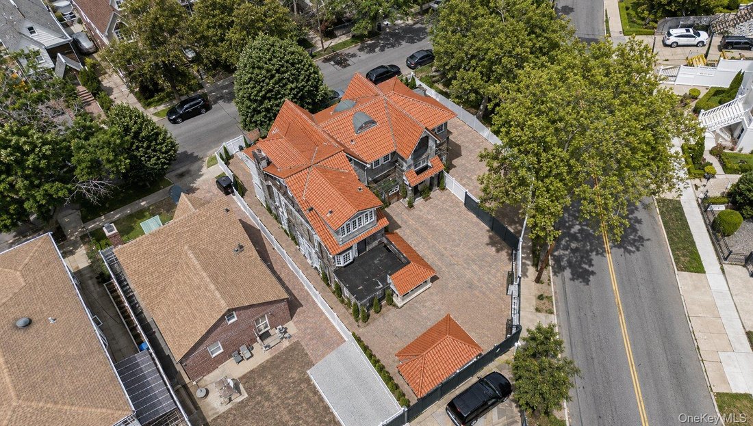 House in Jamaica Hills, New York, United States 5 - 18237870