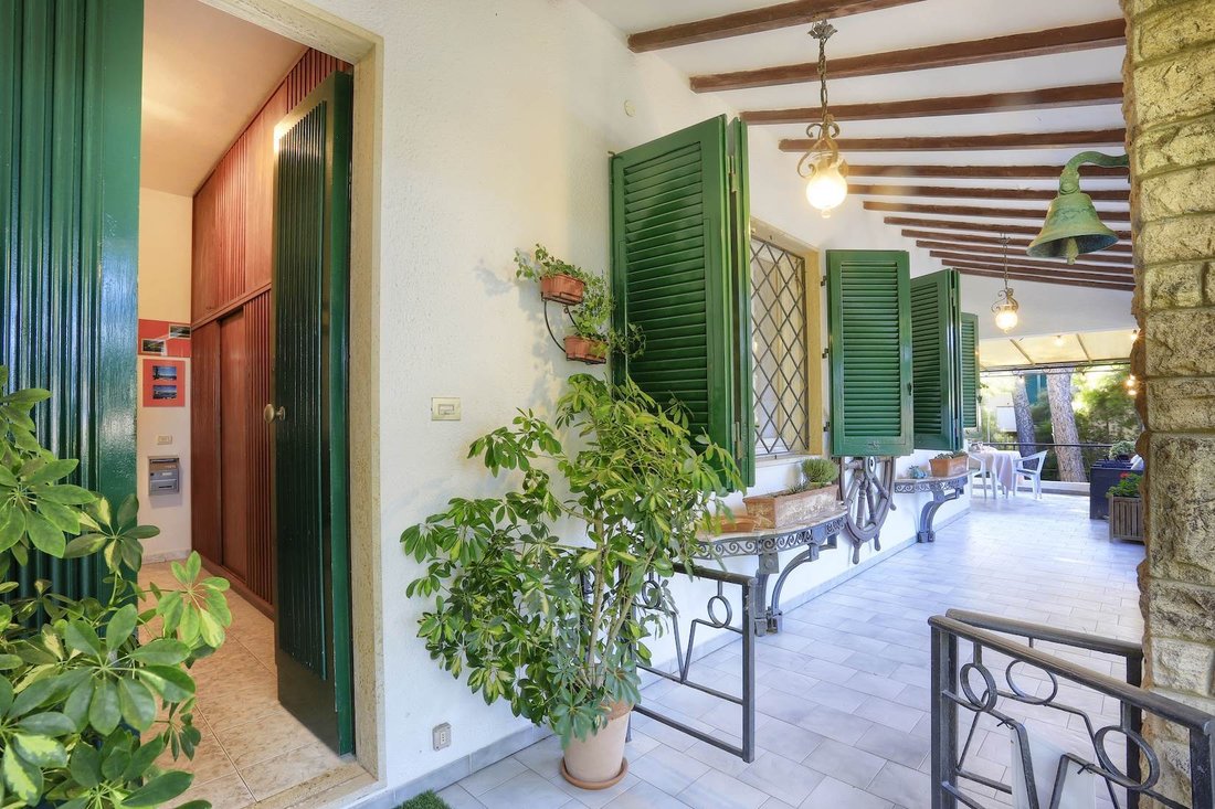 Villa in San Vincenzo, Tuscany, Italy 1 - 18242336