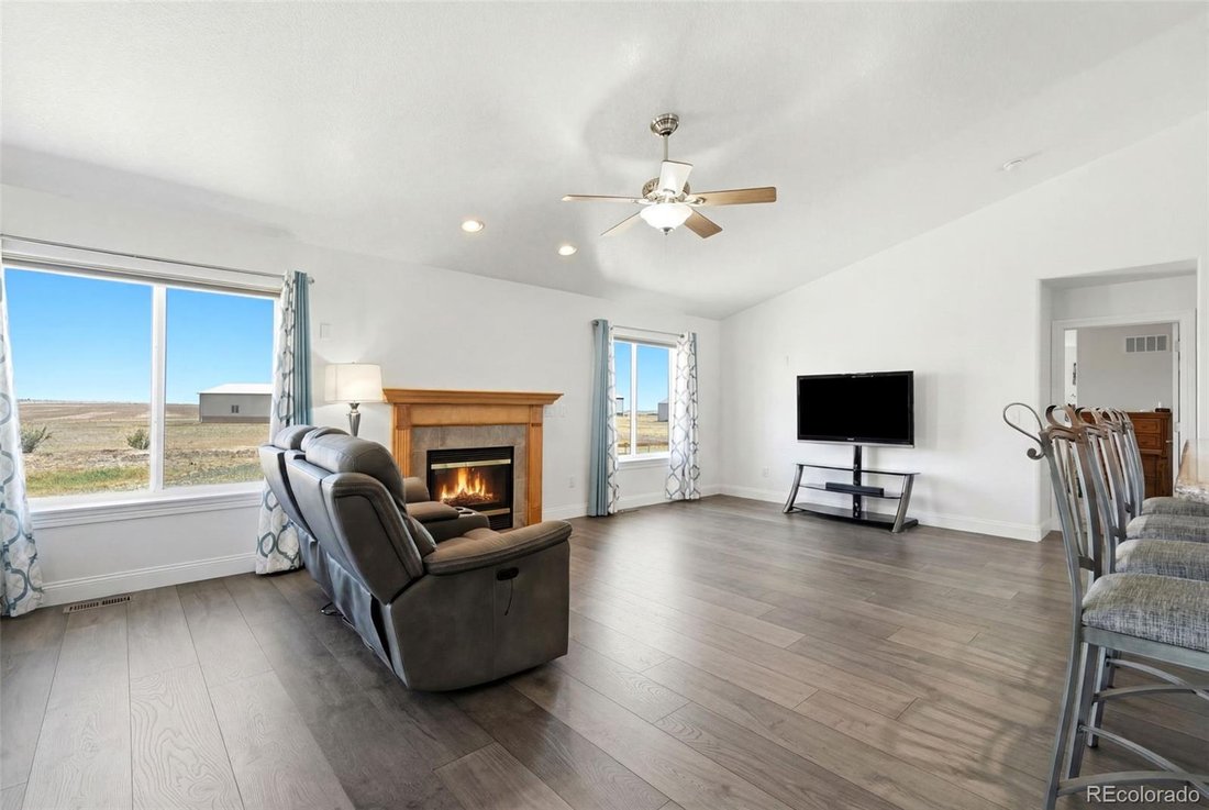 House in Keenesburg, Colorado, United States 3 - 18242540