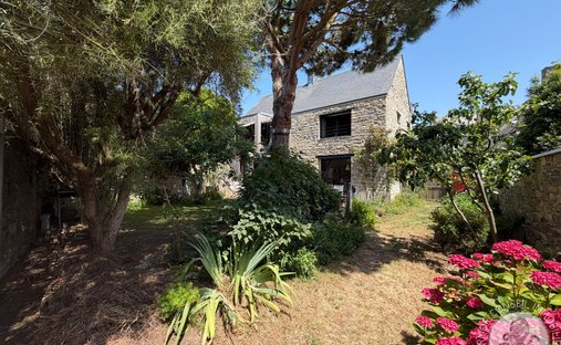 House in Saint-Jacut-de-la-Mer, Brittany, France 1