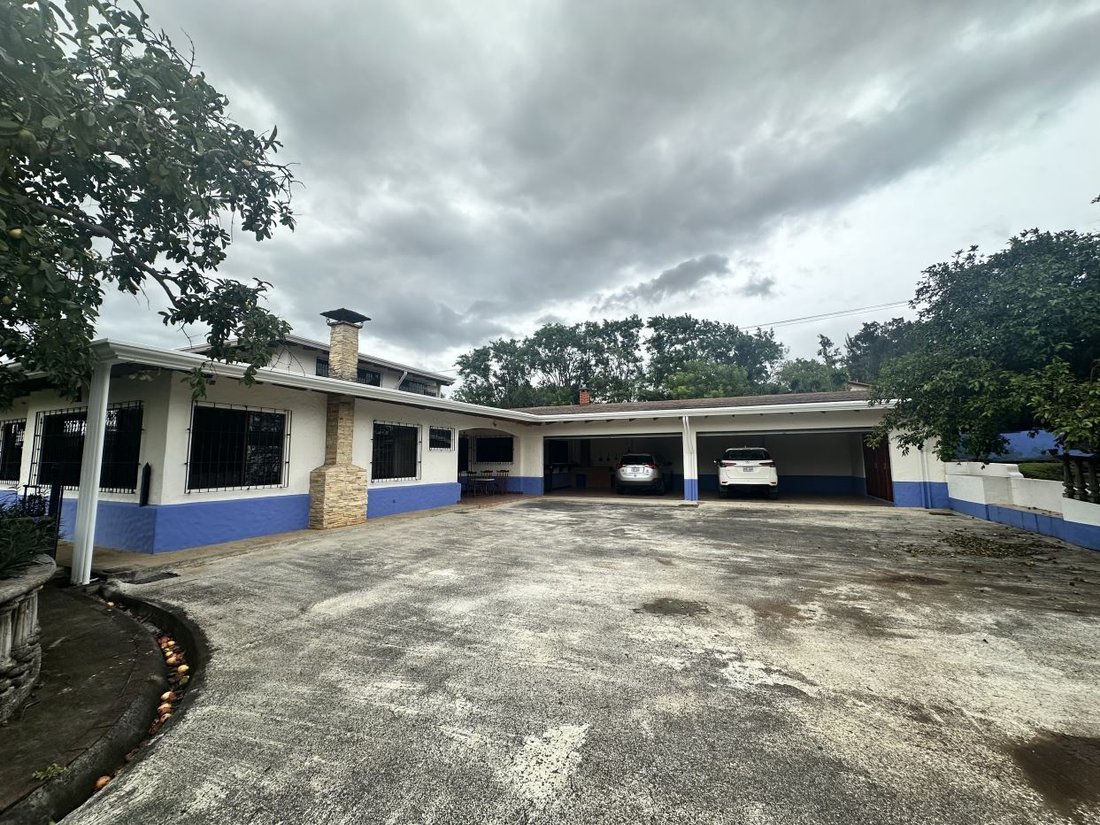 House in Flores, Flores, Costa Rica 3 - 18241014