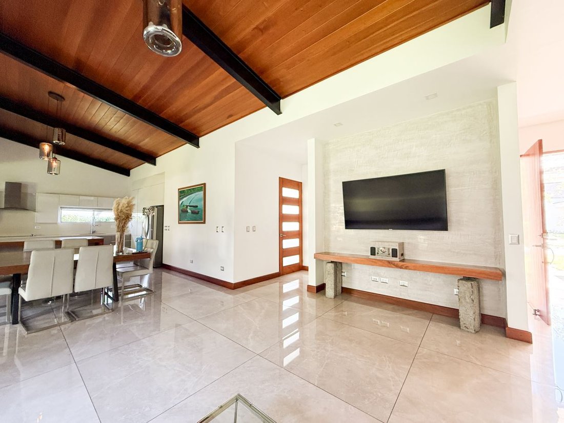 House in San Rafael, Alajuela Province, Costa Rica 2 - 18243501