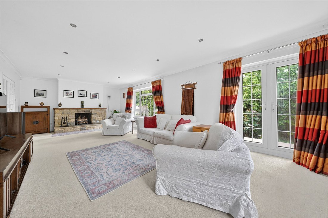 Bungalow in Bisley, Surrey Heath, England 5 - 18241558
