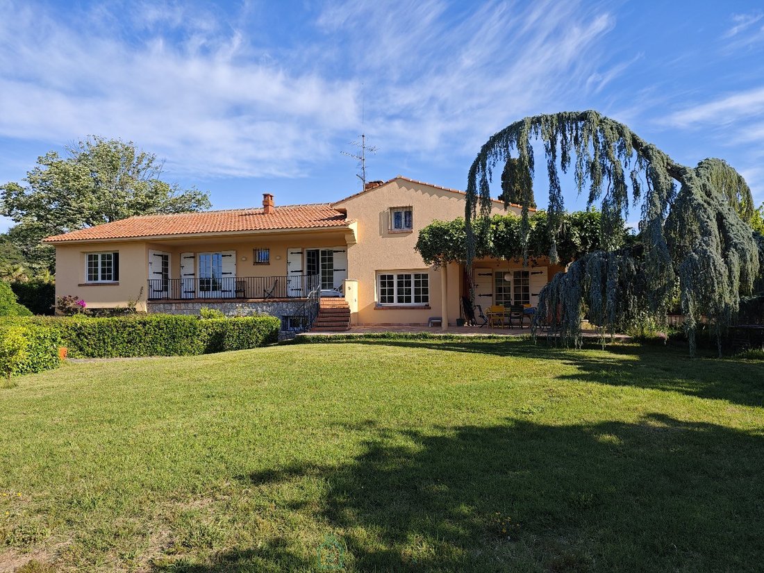 Estate in Toulouges, Occitania, France 3 - 18245064