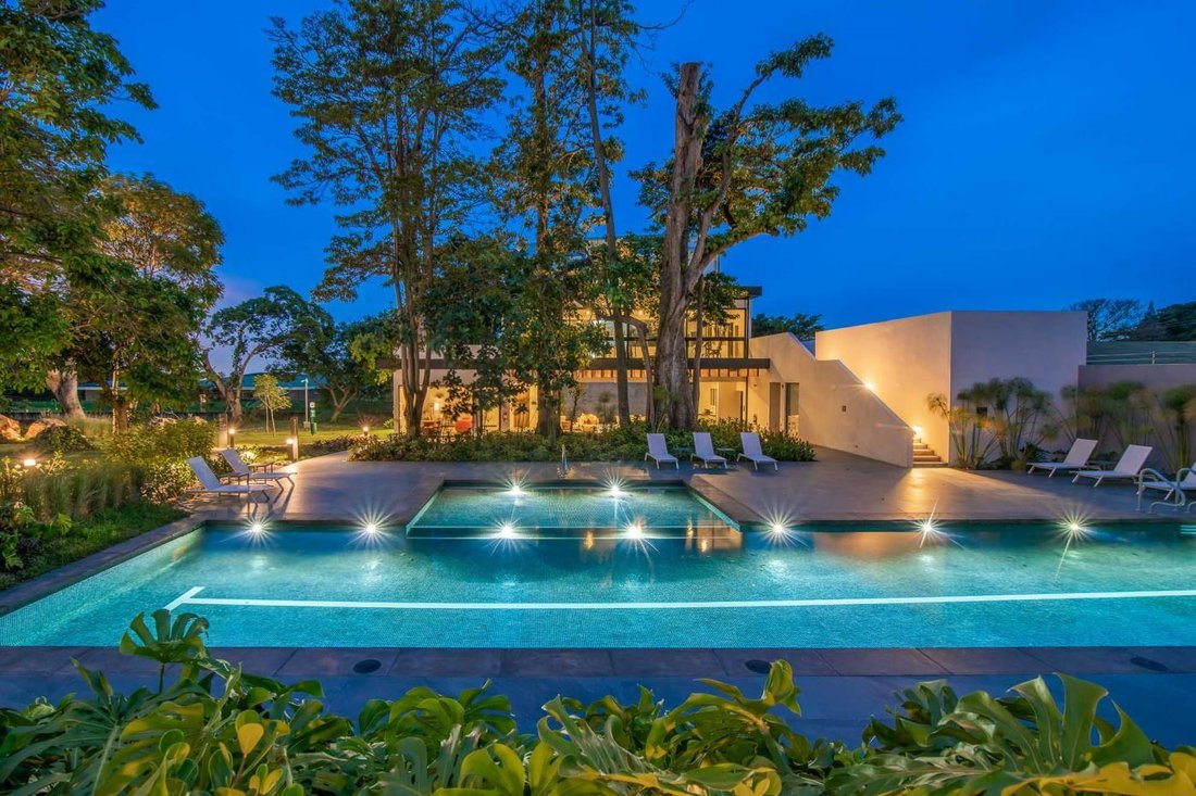 Apartment in Escazu, San José Province, Costa Rica 2 - 18238265