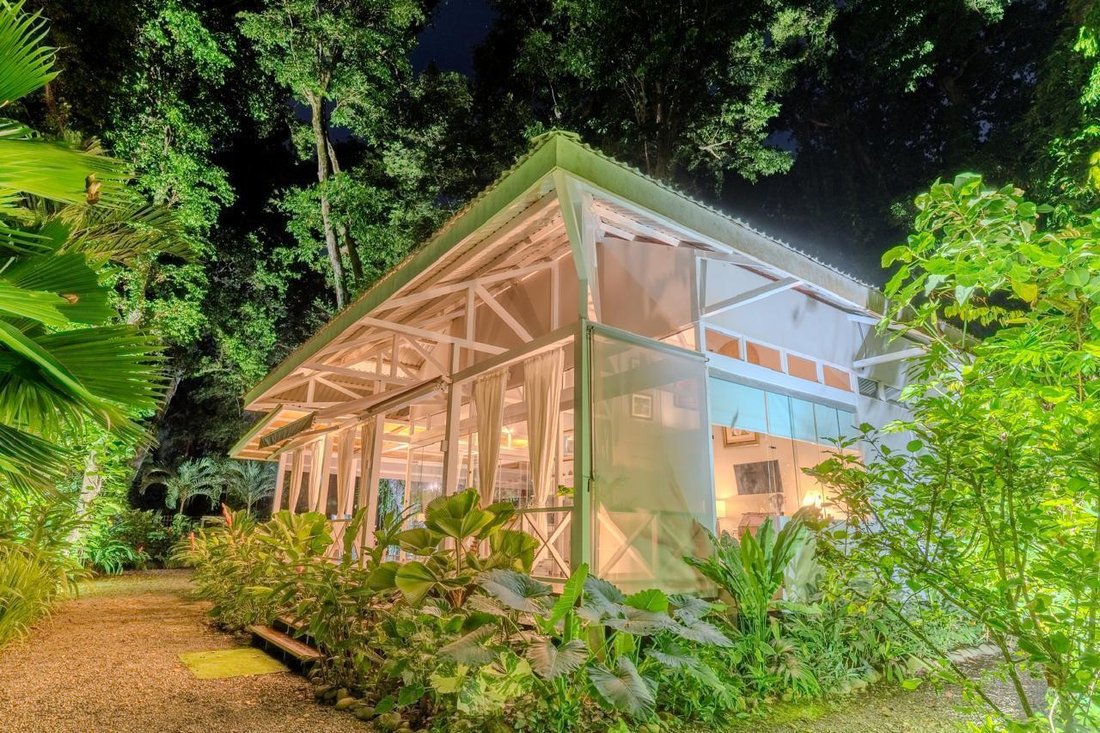 House in Hone Creek, Limón Province, Costa Rica 1 - 18241257