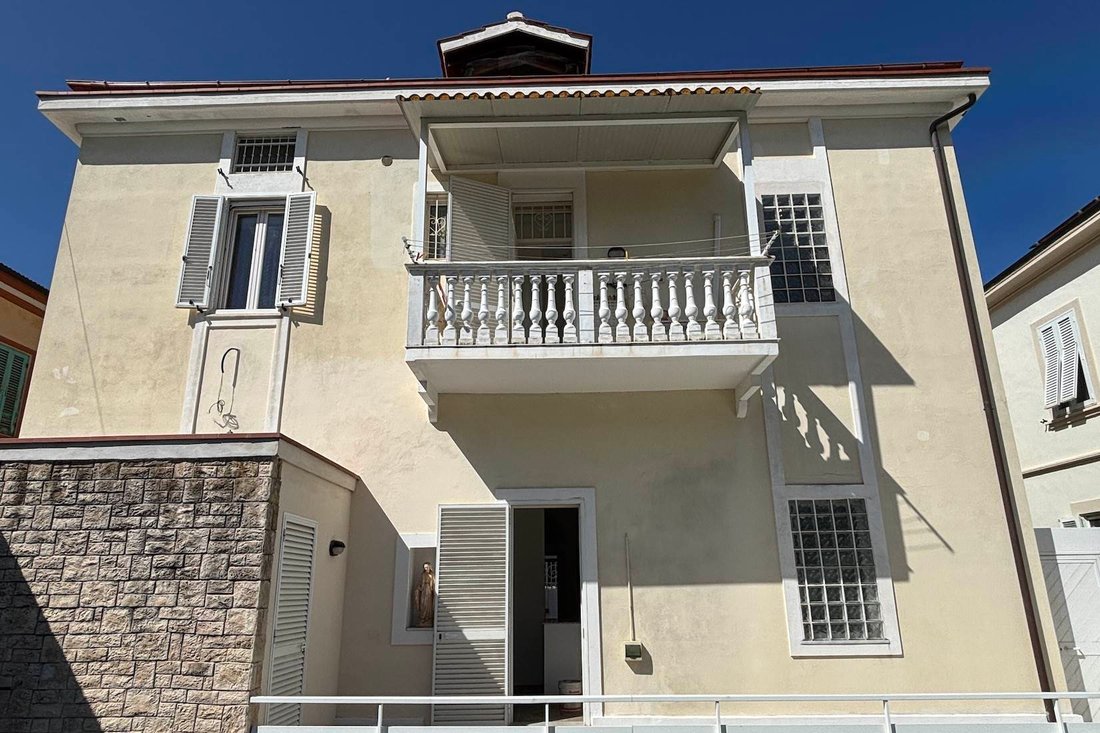 Villa in Goito, Livorno, Tuscany 3 - 18242236