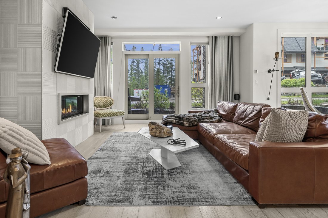 Condo in Canmore, Alberta, Canada 2 - 18238662