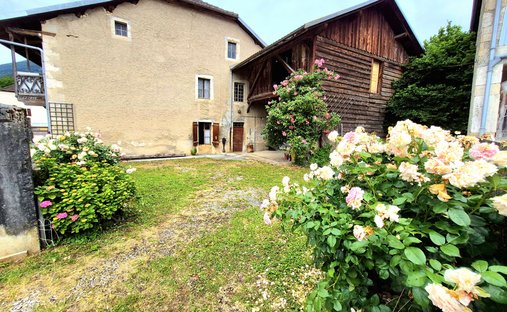 Haus in Centre, Gex, Frankreich 1