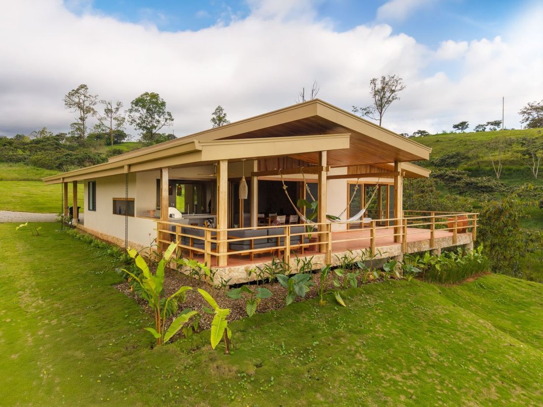 House in Cinco Esquinas, San José Province, Costa Rica 1 - 18241196