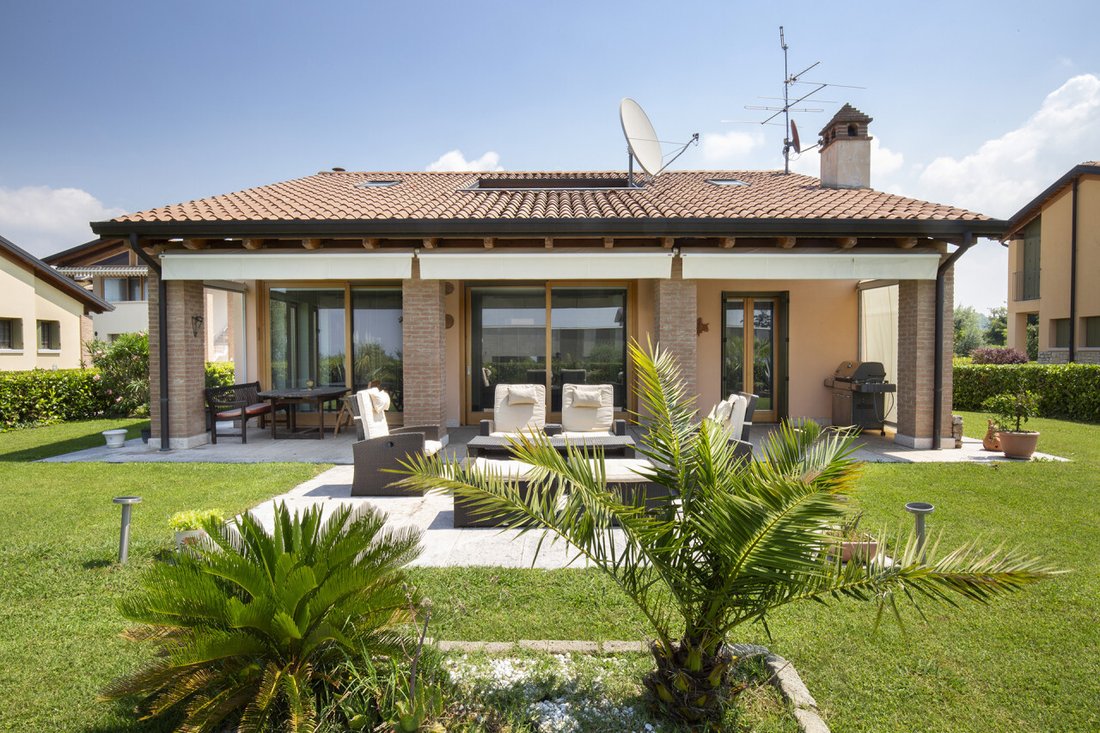 House in Lazise, Veneto, Italy 1 - 18240157