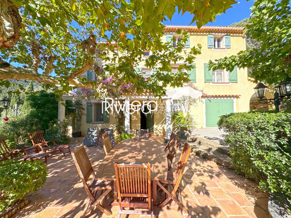 Villa in Nord, Cavalaire-sur-Mer, France 1 - 15622338