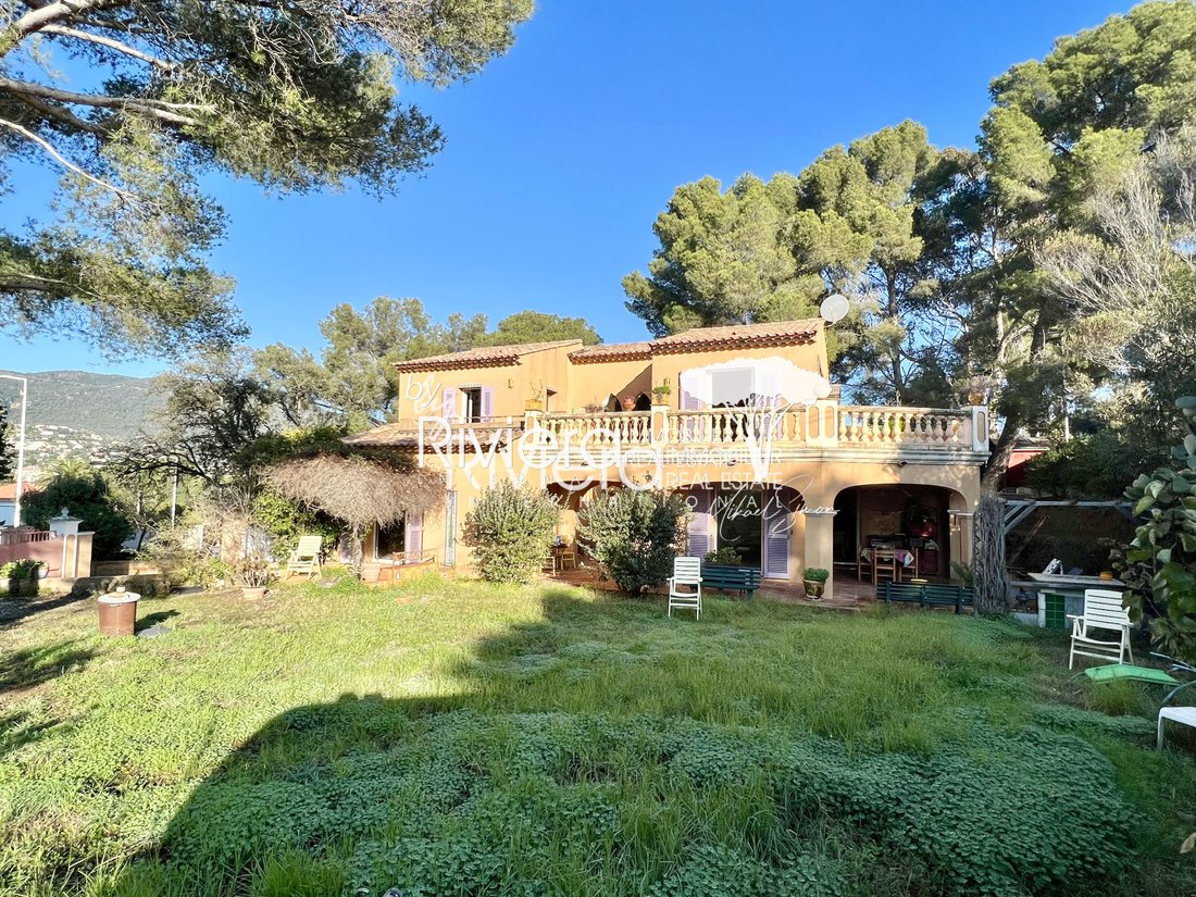 Villa in Nord, Cavalaire-sur-Mer, France 1 - 15389885