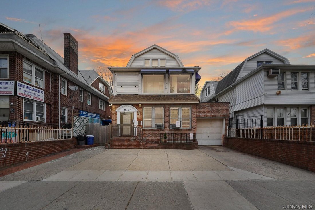 House in New York, New York, United States 1 - 18244659