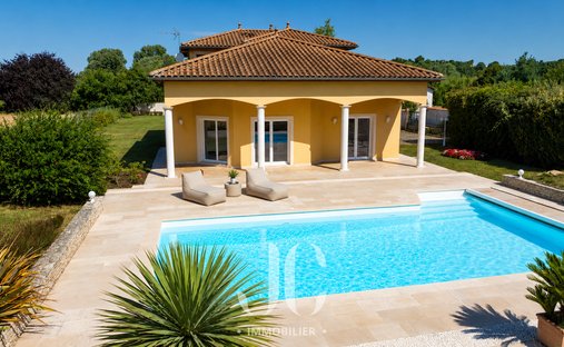 House in Chaponnay, Auvergne-Rhône-Alpes, France 1